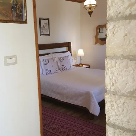Hotel Gjirokastra 3*