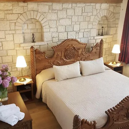 Hotel Gjirokastra 3*