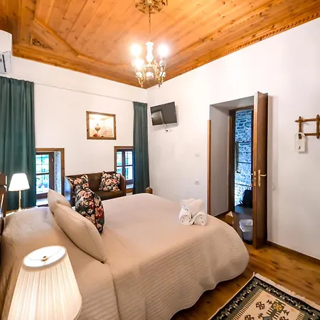 Hotel Gjirokastra 3*