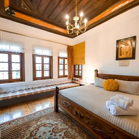 Hotel Gjirokastra 3*