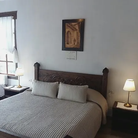 호텔 Hotel Gjirokastra 3*