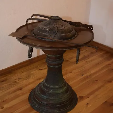 Hotel Gjirokastra 호텔 3*