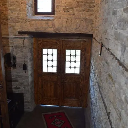 Hotel Gjirokastra 3*