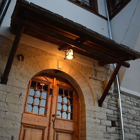 Hotel Gjirokastra 호텔 3*