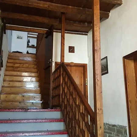 فندق Hotel Gjirokastra 3*