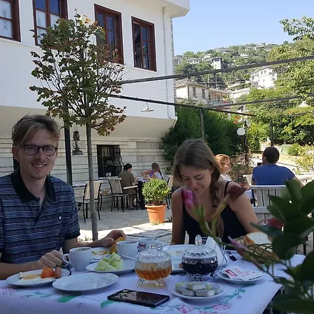 Hotel Gjirokastra 3*