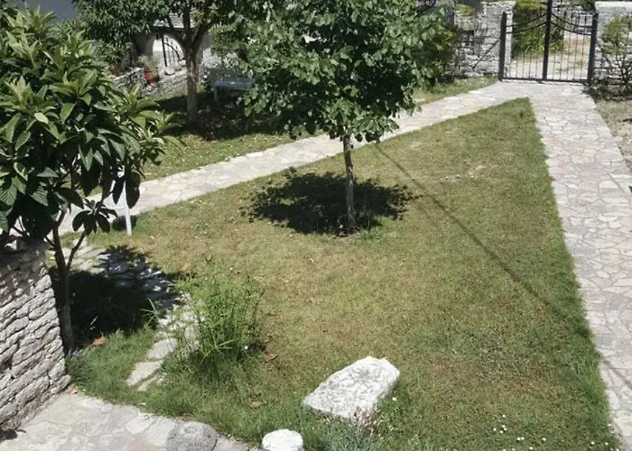 Hotel Gjirokastra Hotel 3*