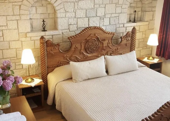 Hotel Gjirokastra 3*