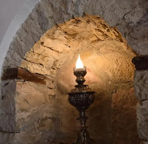 Hotel Gjirokastra 3*