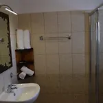 Hotel Gjirokastra 3*