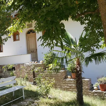 吉诺卡斯特酒店 3* Gjirokastër