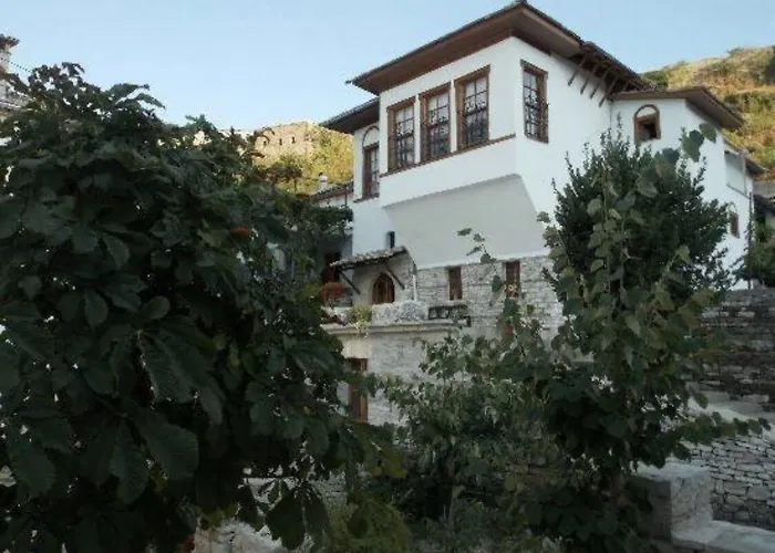 吉诺卡斯特酒店 3* Gjirokastër